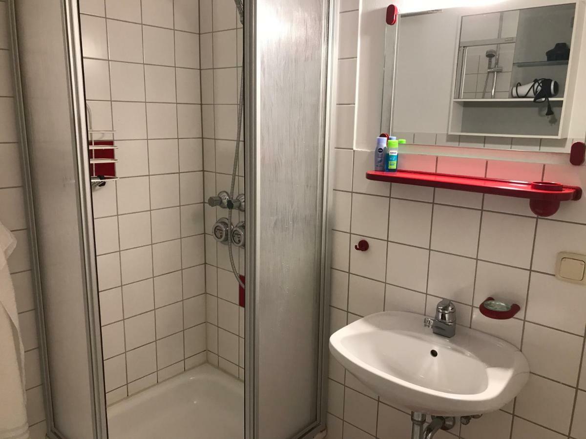 Apartmenthaus Zentrum Komfort Apartments Mit Minikuchen Verschiedener Grossen Kassel Kültér fotó