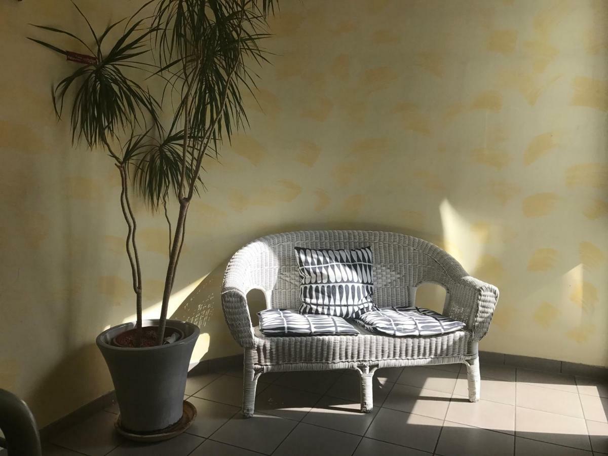 Apartmenthaus Zentrum Komfort Apartments Mit Minikuchen Verschiedener Grossen Kassel Kültér fotó